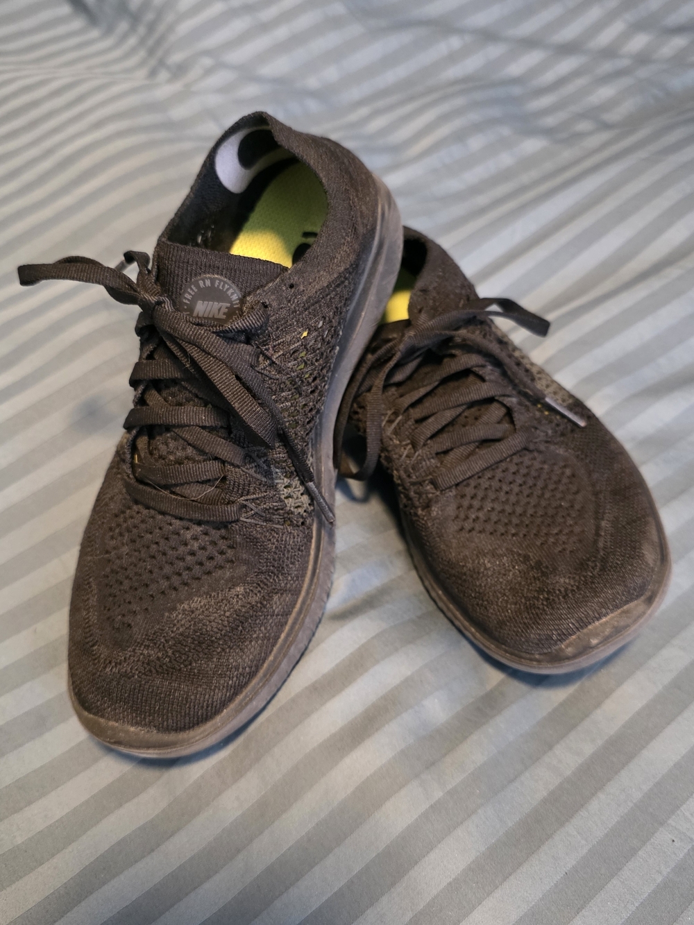 Nike Men's Black Knit Low-Top Athletic Sneakers